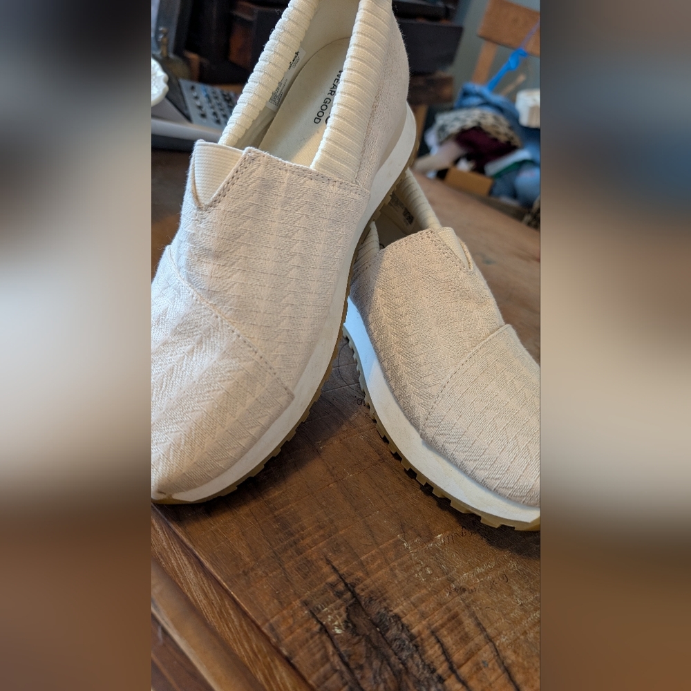 Tom's Stylish Sneaker